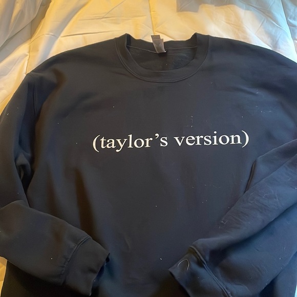 (Taylor’s Version) black crewneck - Picture 1 of 3